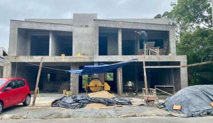 Casa com 4 dormitórios à venda no bairro Estados em Timbó/SC
