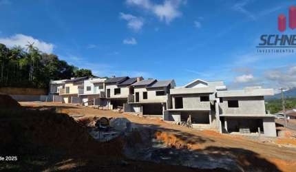 Casa com 2 dormitórios à venda no bairro Quintino em Timbó/SC
