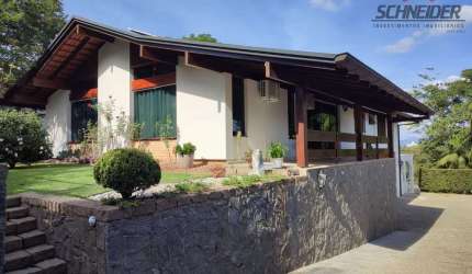 Casa com 3 dormitórios à venda no bairro Centro em Timbó/SC