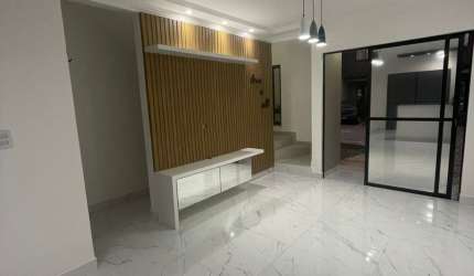 Linda Casa Sombra 87m² 02 Suítes no Porto Boulevard III - Parque das Arvores