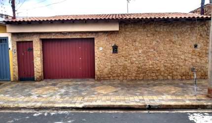 Casa a venda no Bairro Ipiranga, na Cidade de Ribeirão Preto