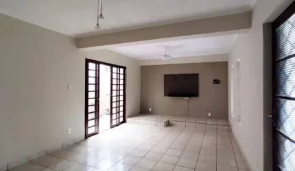 Casa à Venda R$ 285.00,00. Localização, Adelino Simione, Ribeirão Preto - SP
