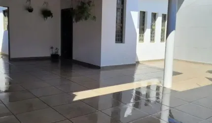 Casa à Venda  – R$ 490.000,00. Localização: Jóquei Clube, Ribeirão Preto - SP
