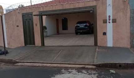 Casa à Venda R$ 797.000,00. Localização: Jardim Antártica, Ribeirão Preto - SP