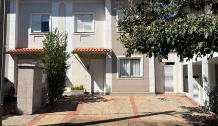 Sobrado à Venda no Condomínio Praças do Sul  R$ 660.000,00.Localização: Bairro Vila do Golf, Ribeirão Preto - SP.