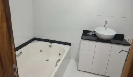 Casa com 2 quartos à venda na Rua Paris, 548, Centro, Itaguaí, 43 m2 por R$ 179.990