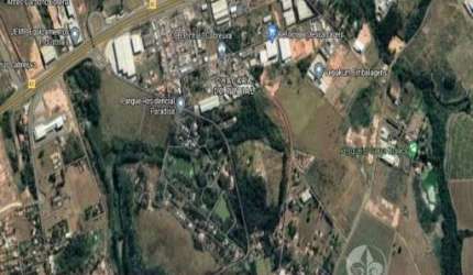 ÁREA À VENDA NO LOTEAMENTO CHÁCARAS DO PINHAL EM CABREÚVA - 31.110 m², 90% da área terraplanada pronta para construir; a 800 metros da rodovia.