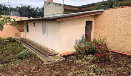 Casa de Esquina com Terreno Urbano e Vista para o Parque!