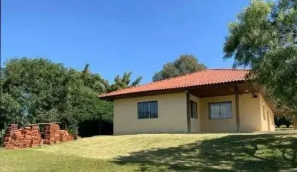 Linda Chacara para residir, a 10 minutos do centro de Campo Largo
