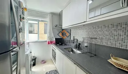 Apartamento 2 dormtiótiros com suíte mobiliado à venda em Praia de Palmas SC