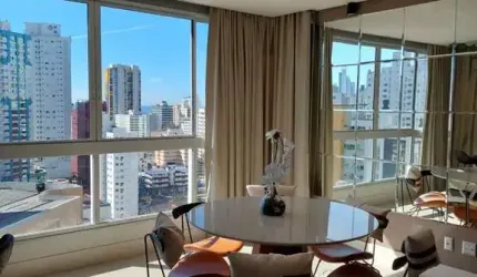 Apartamento inteligente e sofisticado: Decorado com requinte