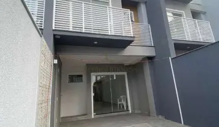 Sobrado com duas suites a 200 metros do mar em Picarras