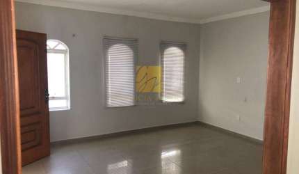 CASA com 04 quartos para VENDA