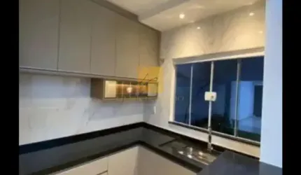 CASA com 03 quartos para VENDA