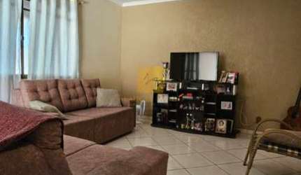 CASA com 03 quartos para VENDA