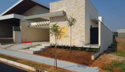 CASA com 04 quartos para VENDA
