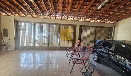 CASA com 03 quartos para VENDA
