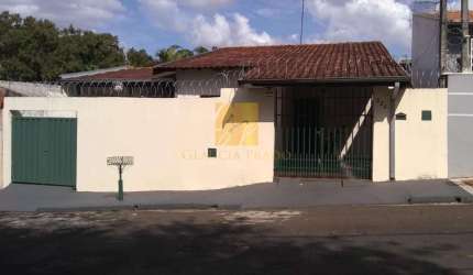 CASA com 03 quartos para VENDA