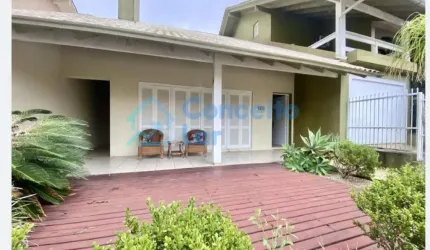 Casa para Venda em Torres, Praia Grande, 4 dormitórios, 2 suítes, 6 banheiros, 1 vaga