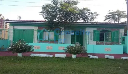 Casa para Venda em Torres, Predial, 3 dormitórios, 2 suítes, 4 banheiros, 1 vaga