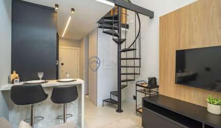 LOFT CHARMOSO EM LOCALIZAÇÃO PREVILEGIADA NAS MERCÊS