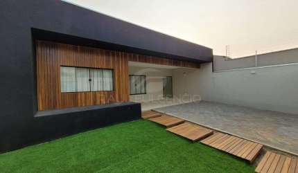 Casa a Venda | Piscina | 3 dormitorios | 1 suite |