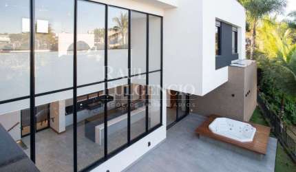 Casa Cond. Royal Tennis com  5 suites  e elevador