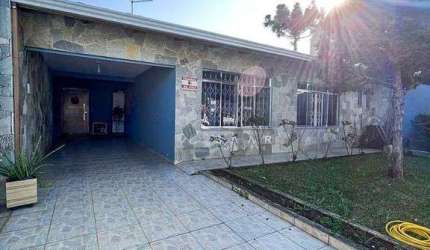 Casa com 04 quartos, sendo 01 suíte, no Portão