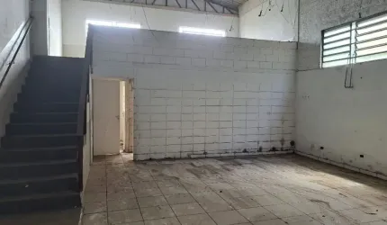 Loja/Deposito - Centro Comercial Itapecerica da Serra