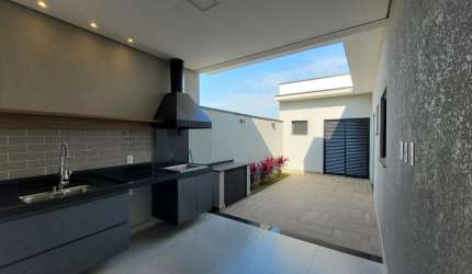 belíssima Casa com 03 suítes em Indaiatuba SP.