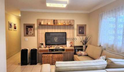 Apartamento para venda em Pitangueiras, 02 dormitórios, sacada e 01 vaga de garagem