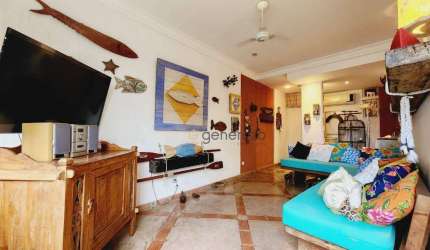 Apartamento a venda na praia das Pitangueiras, 03 dormitórios, 02 vagas de garagem, na quadra da praia