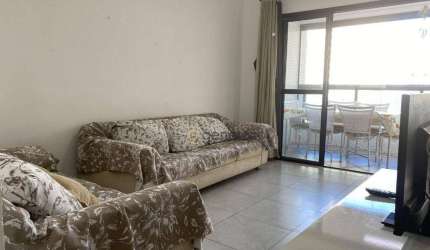 Apartamento á venda na praia das Pitangueiras, 02 dormitórios, 02 vagas de garagem, 01 quadra da praia.