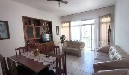 Apartamento á venda na praia das Pitangueiras, 03 dormitórios, na quadra da praia.