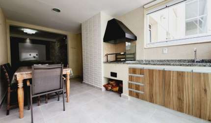 Apartamento a venda na praia das Pitangueiras, 03 dormitórios, varanda gourmet, 02 vagas de garagem e lazer