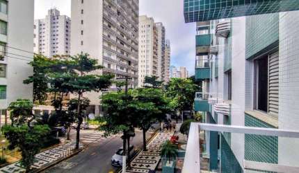 Apartamento a venda na praia das Pitangueiras, com 03 dormitórios, 01 vaga de garagem na quadra da praia.