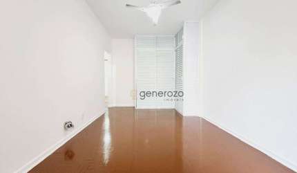 Apartamento a venda na praia das Pitangueiras, 01 dormitório, com sacada, a 01 quadra da praia