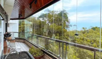 Apartamento a venda na praia do Tombo, 03 dormitórios, 02 vagas e lazer no prédio