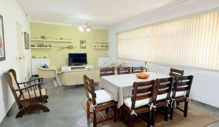 Apartamento na praia das Pitangueiras, 03 dormitórios, 02 vagas de garagem, lazer, 01 quadra da praia