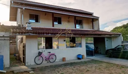Casa com Três Quartos no Parque Guarani