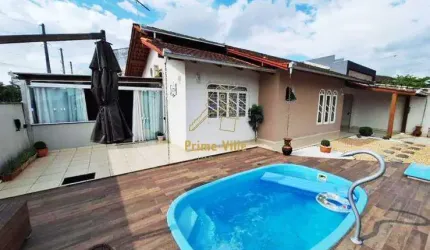 Casa com Suíte mais dois quartos no Aventureiro