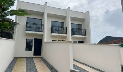 Sobrado geminado com dois quartos no Itinga-Araquari