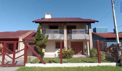 Casa 3 dormitórios em Capão Novo