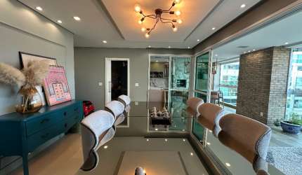Apartamento com 03 suítes e 03 vagas de garagem