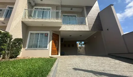 Sobrado com 138m de area construida em rua super tranquila do bairro Santo Antônio a venda em Joinville por R$ 850.000,00