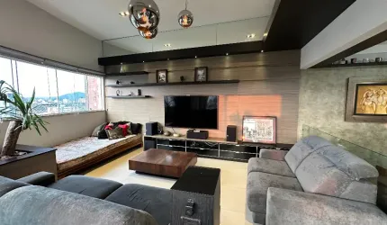 Cobertura duplex com 2 suites +1 quarto e 4 vagas individuais  à venda no bairro Santo Antônio em Joinville - SC por R$ 1.390.000,00.