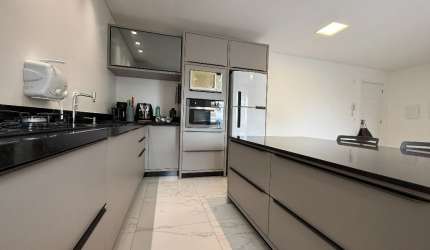 Apartamento mobiliado e climatizado sendo uma suíte + 1 quarto com 70m² privativos na rua João Pessoa, bem próximo ao P.A norte Joinville a venda por 520.000,00.