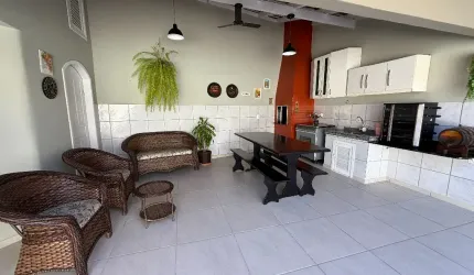 Casa plana com 238m² de área construída em rua sem saída a venda no Boehmerwald por R$ 589.000,00.
