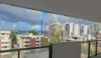 Vendo Apartamento com Três Suítes Frente Mar
