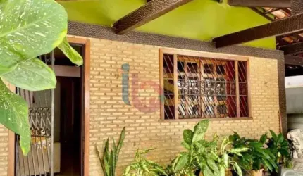 Vendo Casa com 4/4 no Condomínio Ceplus